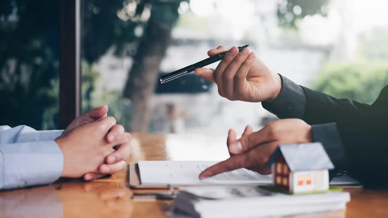 Så hittar du rätt mäklare för dig